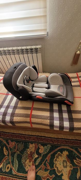 автокресло почти новый
