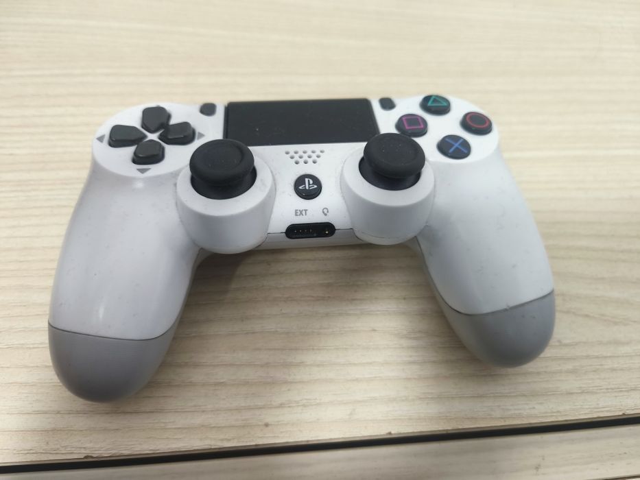 Джойстик от плестейшн 4
