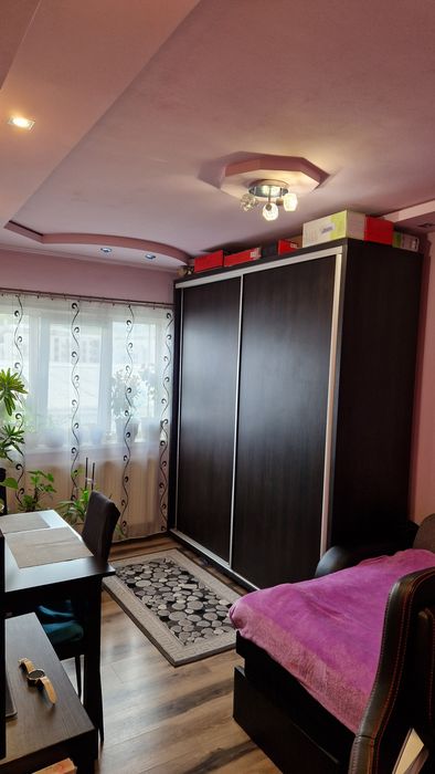 Garsonieră de vânzare – etaj 3/4, complet mobilată și utilată
