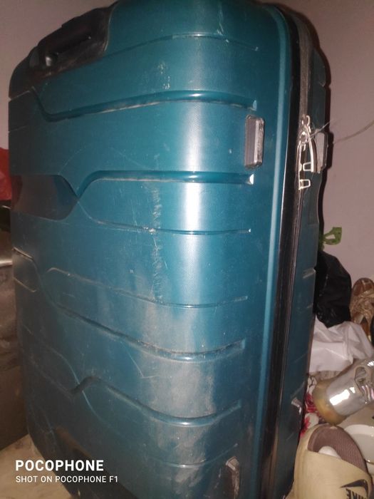 Чемодан большой продам