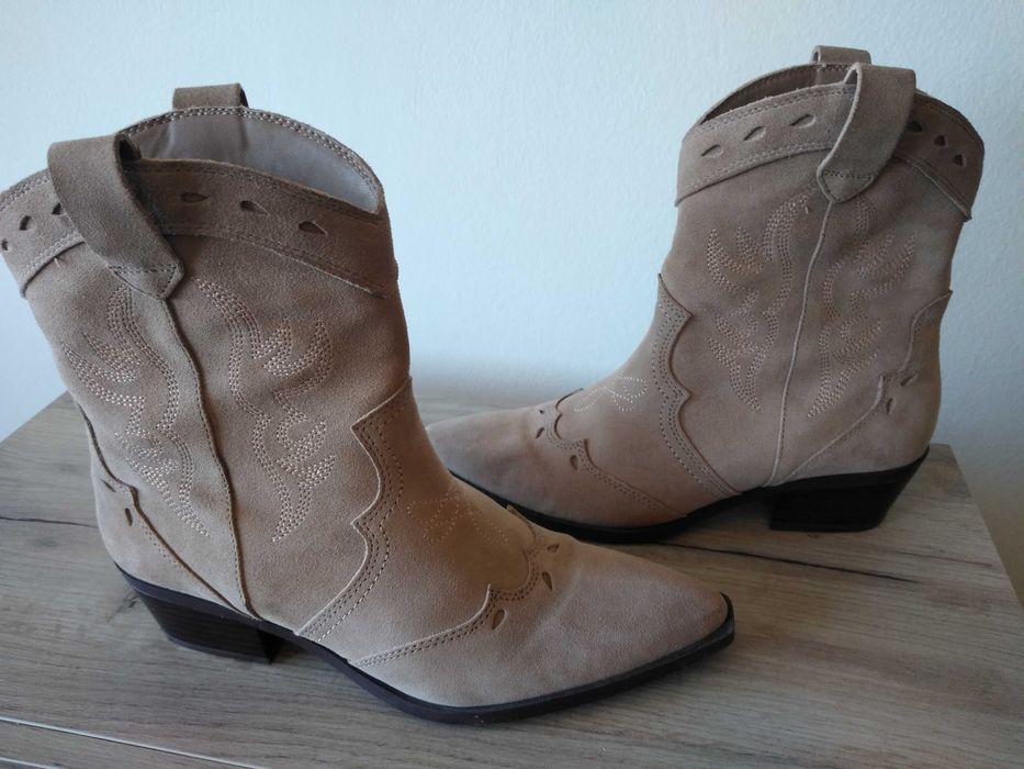 Botine inalte piele naturala intoarsa noi