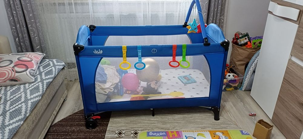 Vând pătuț și saltea