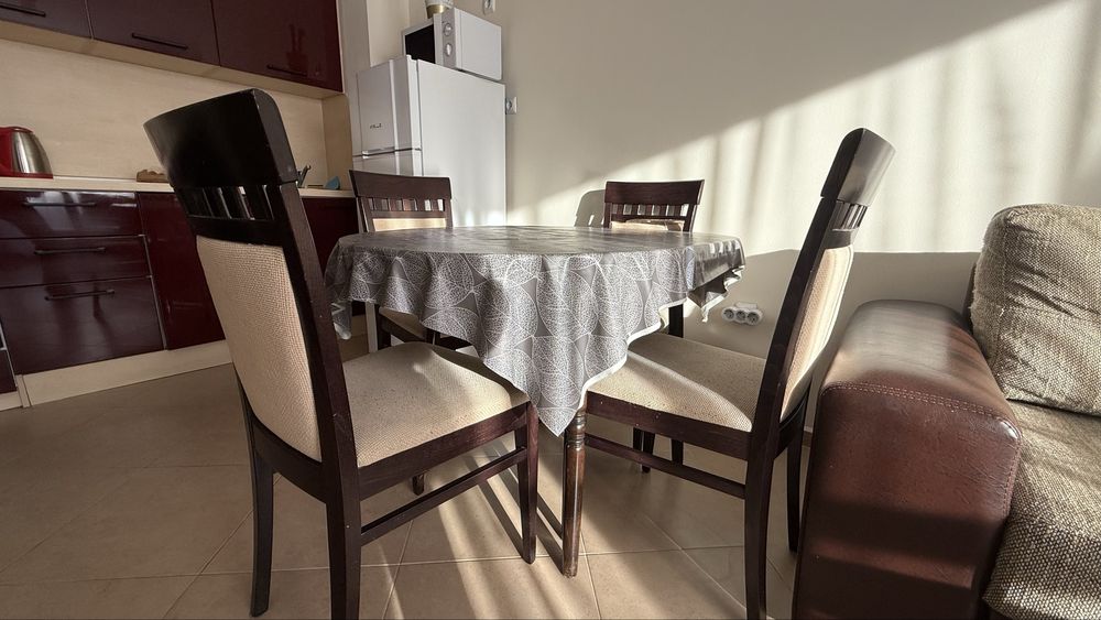 Диван, маса, 4 стола