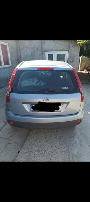 Ford fiesta stare foarte buna de utilizare consum mic
