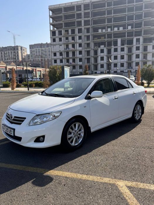 Tayota Corolla.       Автомобиль