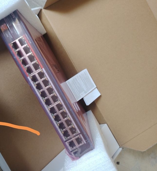 Комутатор Свич 24 пор