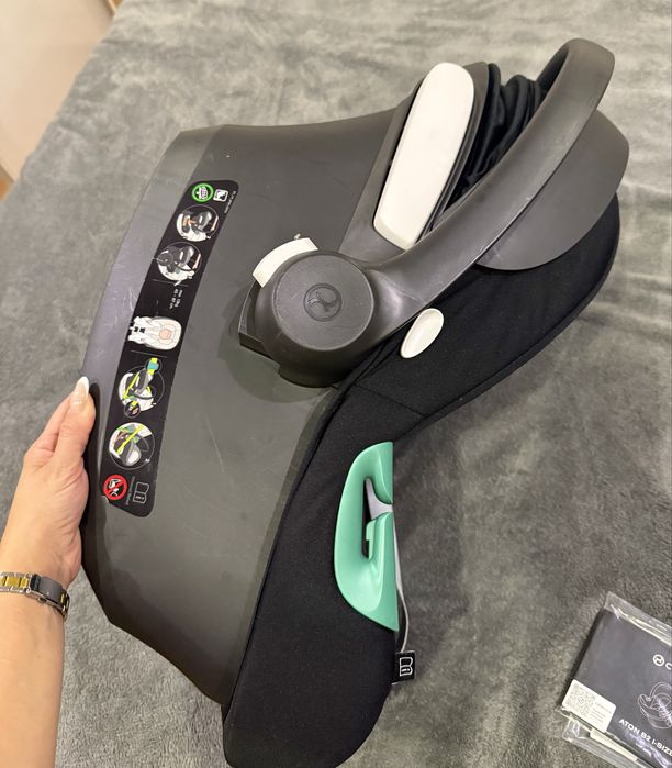 2 броя столчета за кола Cybex Aton B2 i-Size, цвят Volcano Black