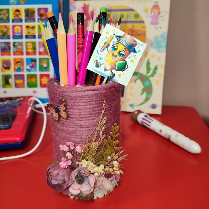 Моливници/табелки и чантички с цветя