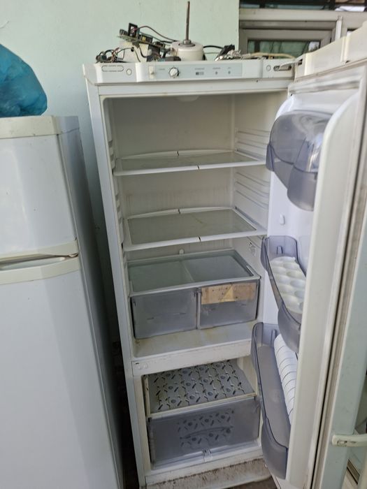 Холодильниклар сотилади