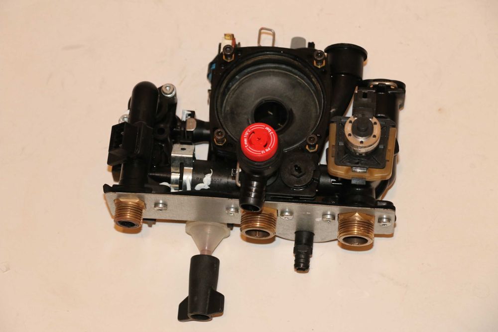 Grup hidraulic tur retur centrala termica Immergas Victrix condensare