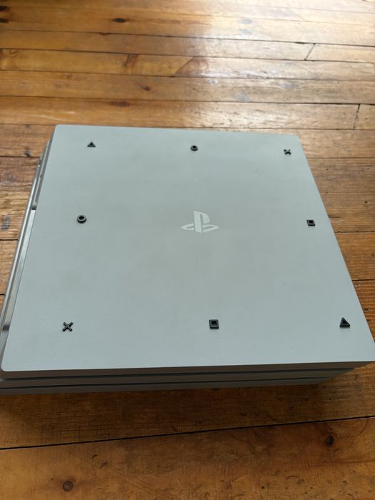 Play station 4 pro limited edition god of war