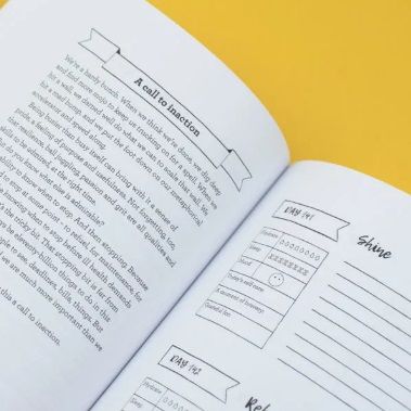 Inedit! Carte & jurnal 365 zile de îngrijire de sine - NOU/ENGLEZA/ORG