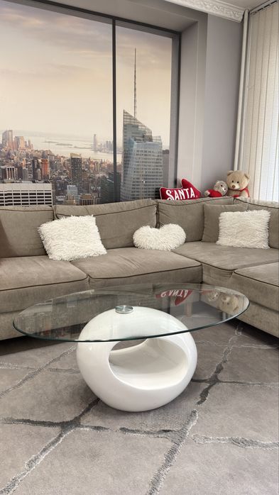 Холна маса със стъкло