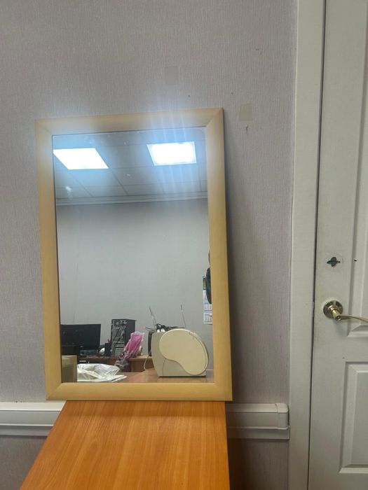 Продам зеркало для офиса