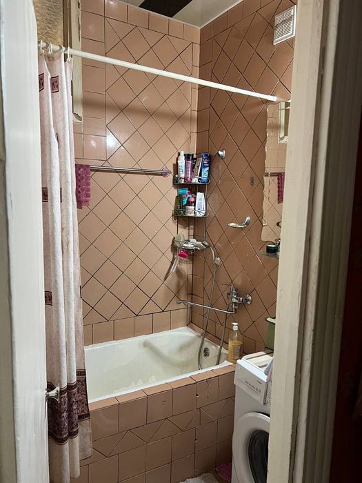 Чилонзор 16 3/1/4 сотилади