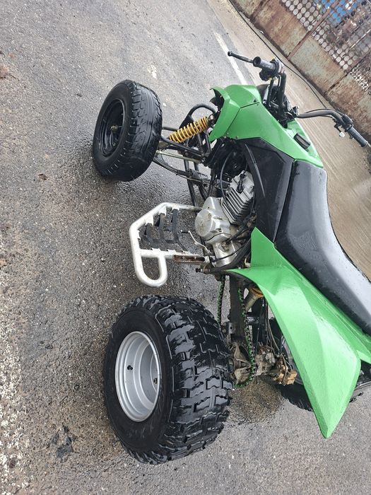 Vând atv smc quadzilla 300