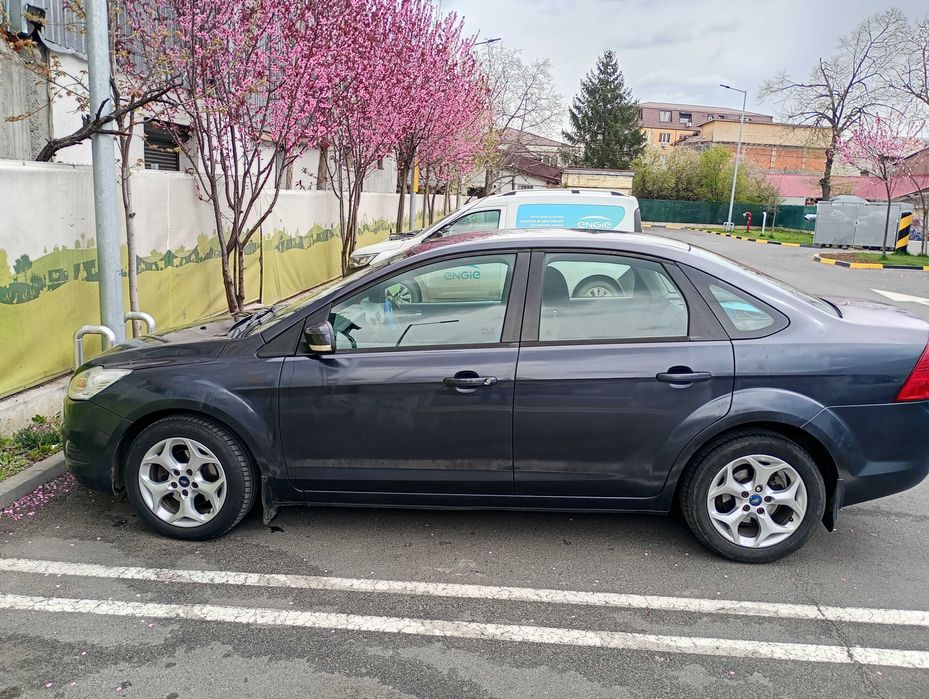 Ford focus 1.6 berlină 2010