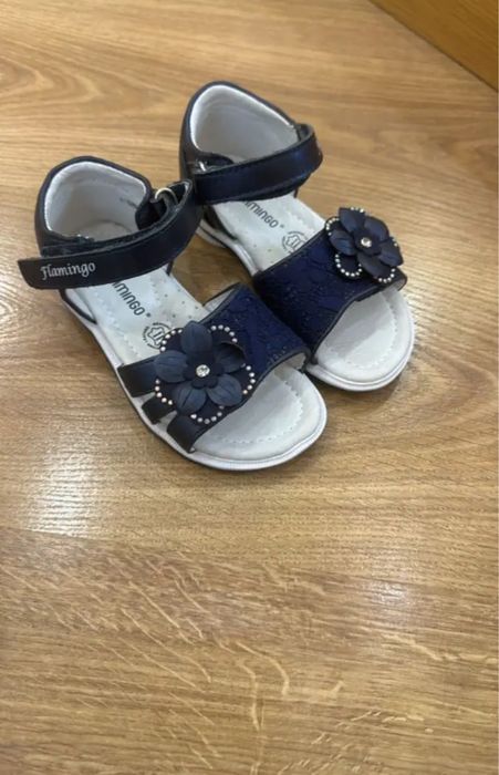 Новые сандали 25 размер
