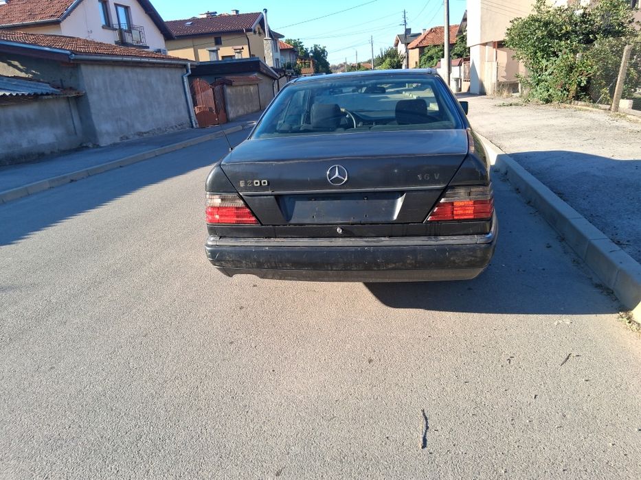 Mercedses W124 E200 Coupe на части!