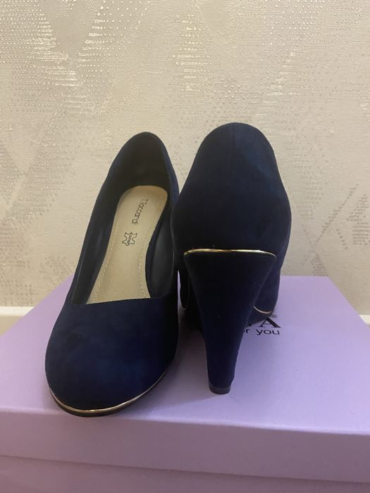 Продам женские туфли