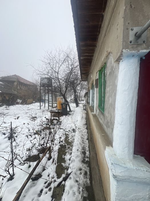 Inchiriez casa la tara la 40km