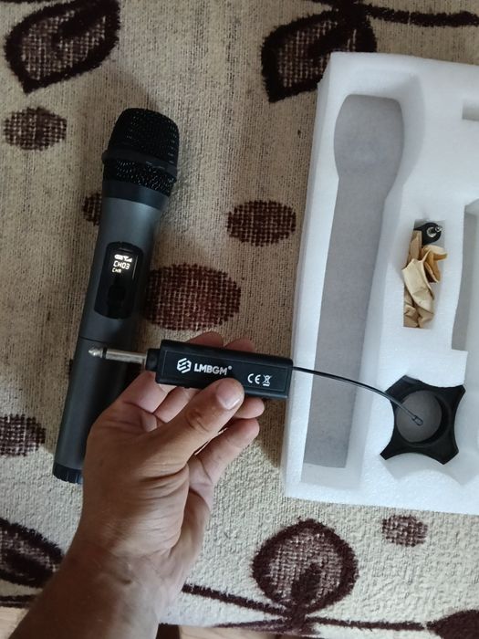 Vând microfon fără fir