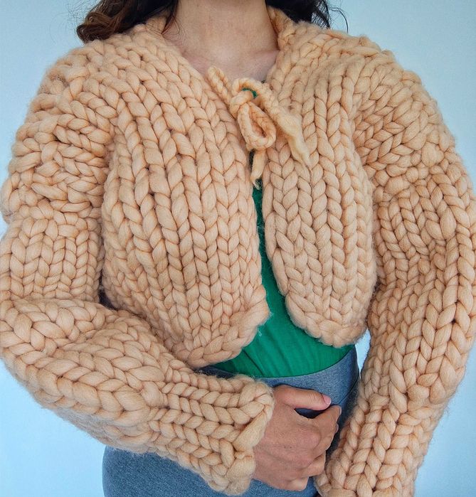 Ръчно плетено яке от мериносова вълна