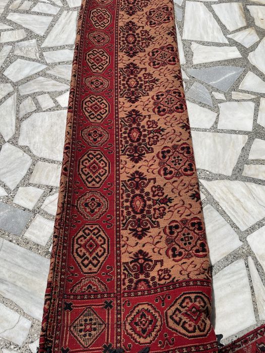 Оригинален вълнен килим