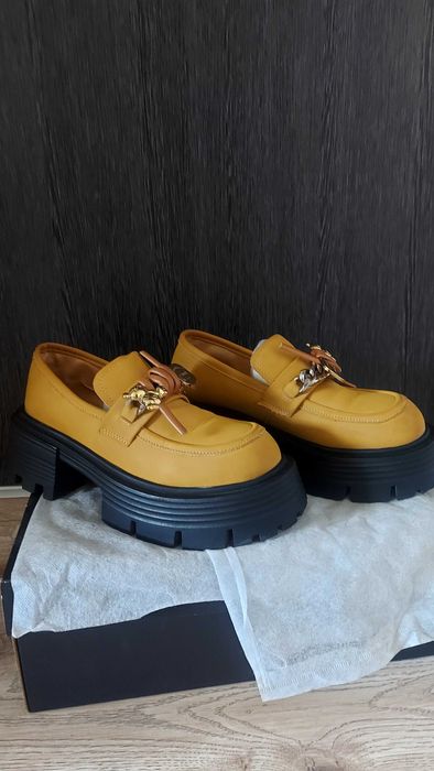 Ефектни дамски обувки