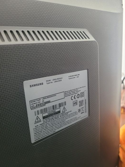 Vand TV Samsung 40 inch Smart display spart pentru.piese