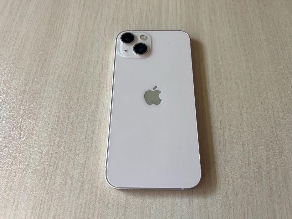 Apple iPhone 13- Продавам
