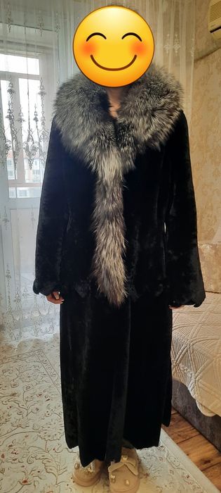 Продам мутоновую шубу с чернобуркой.