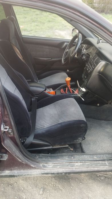 Продам Тайота Карина Е Хэтчбек