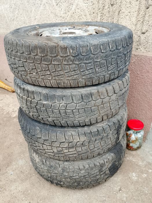 Продам резину с диском