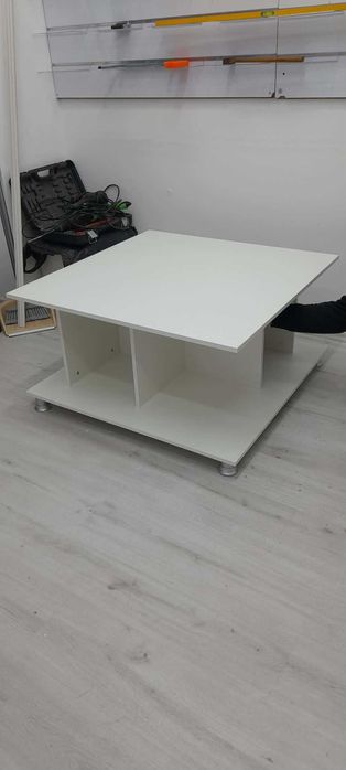 Маса остров-бяла