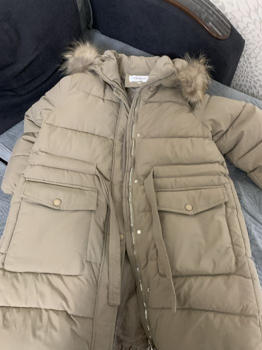 Продам женские пуховики