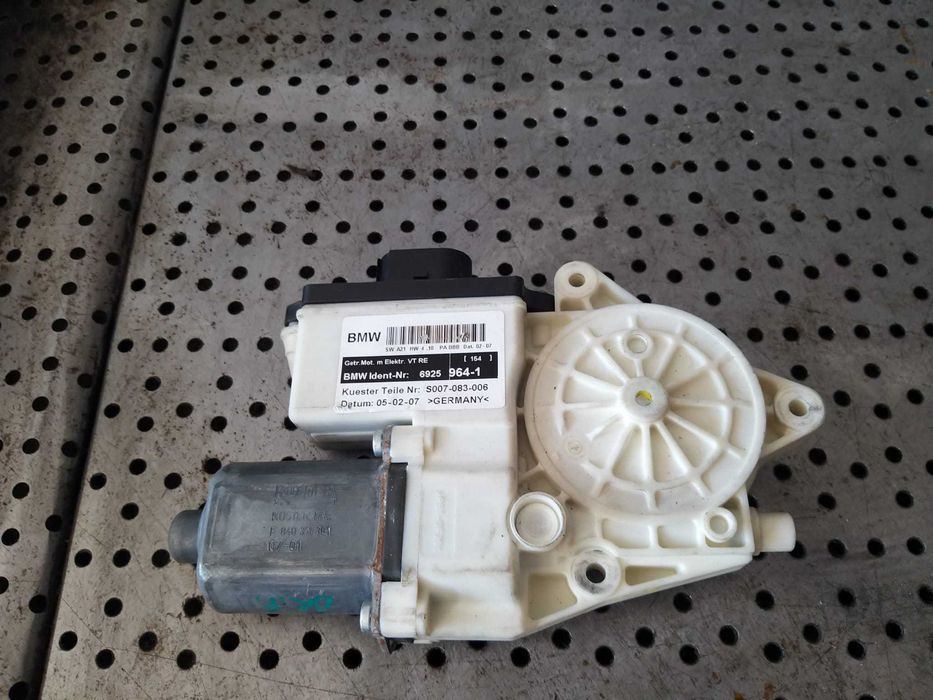 Motoras macara dreapta fata bmw x3 e83 0130822222 69259641 s007083006