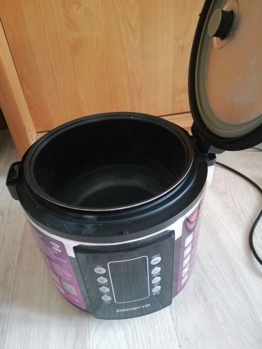 Продам б/у мультиварку.