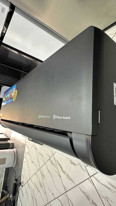 Кондиционер Midea модель NAOMI Pro - 12,000 Btu / Inverter / Новинка !