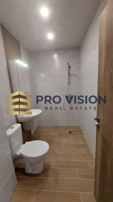 Дава се под наем Офис в Варна, Гранд Мол Варна - 57 кв.м за 342 € - Снимка #4