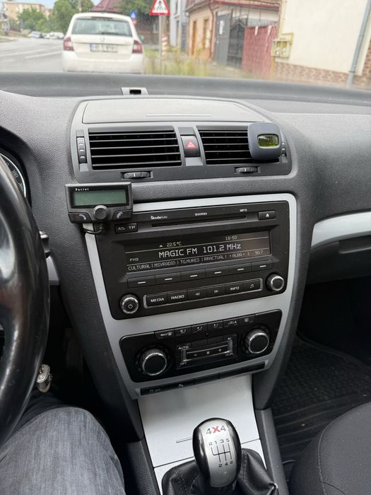 SKODA Octavia 2010 — imagine 5