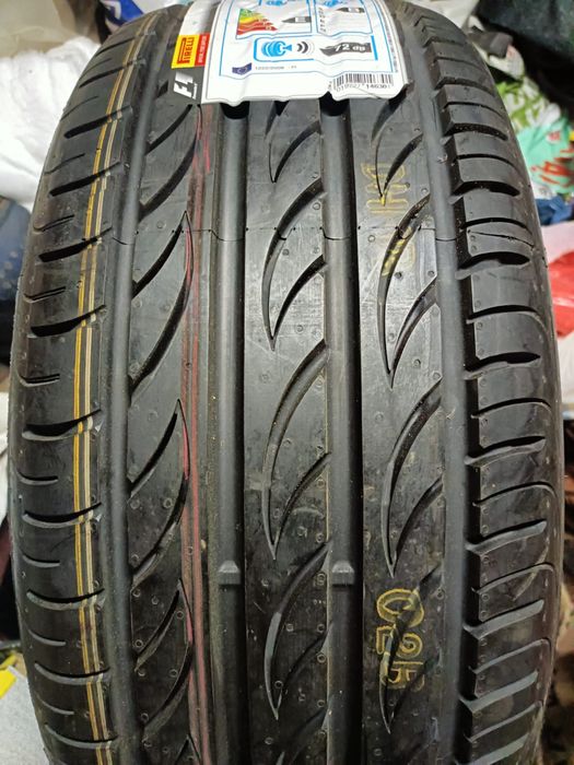 Vând set anvelope vară Pirelli P Zero Nero – 215/45 R17 XL 91Y