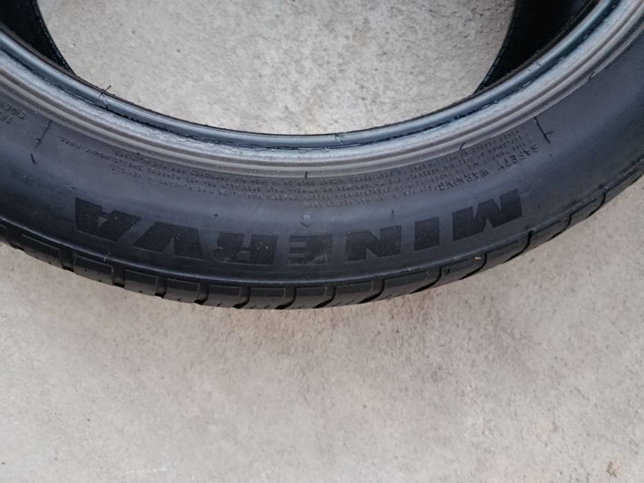 245_45_R19 Minerva 3 dona