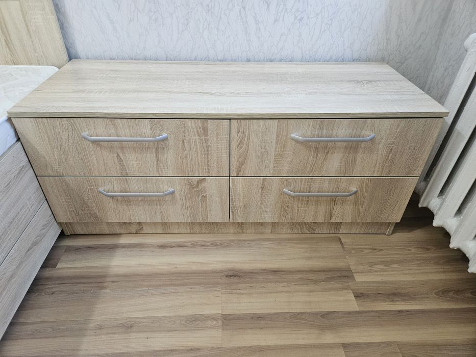 Продам спальный гарнитур