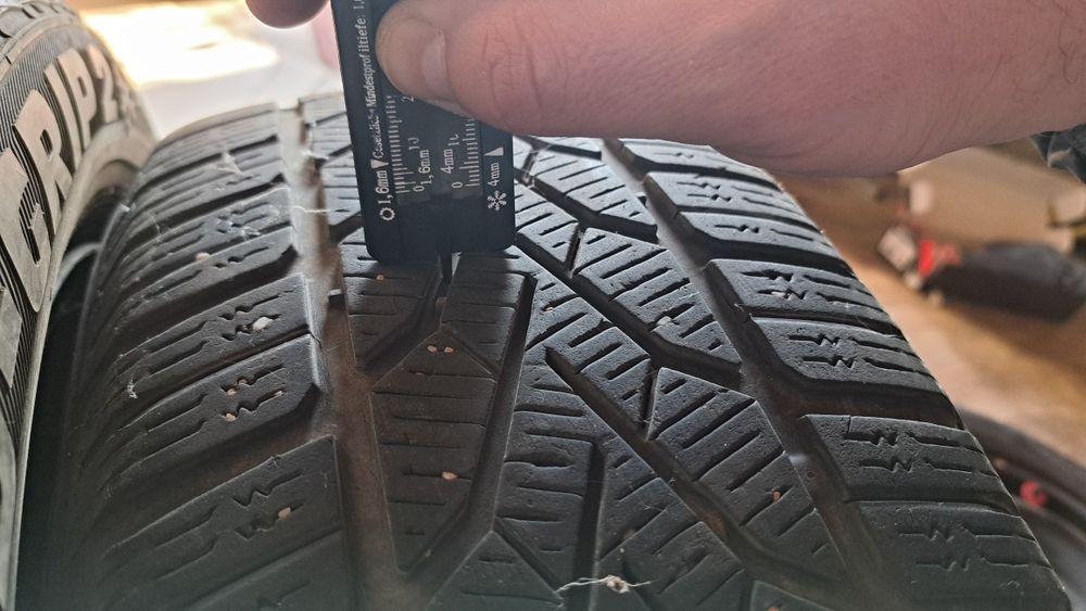 Vand 4 anvelope iarna 205 60 16  Semperit Speed Grip 2