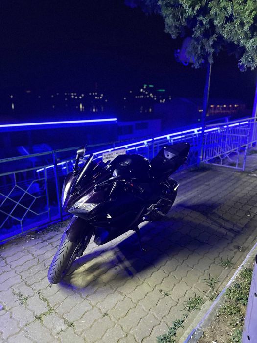 Yamaha YZF-R125 2010