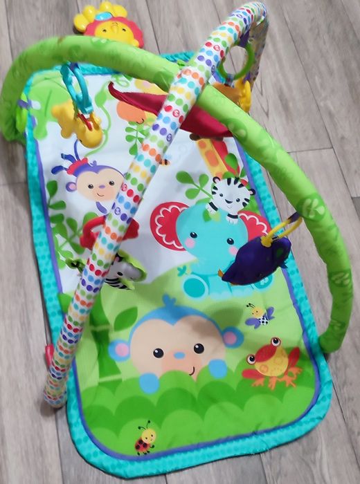 Saltea muzicală cu centru de activități Fisher price pentru bebeluși