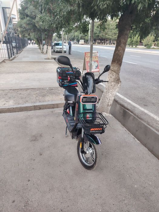 Skuter tezligi 60 km/s