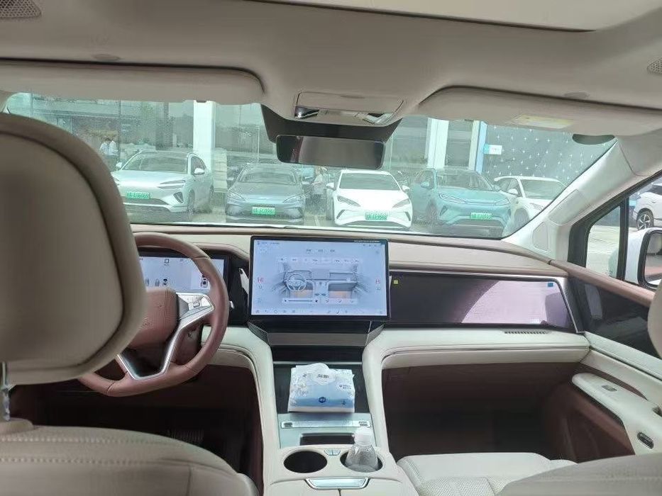 BYD Xia 2025 model, 180km DM-I oq kuzov