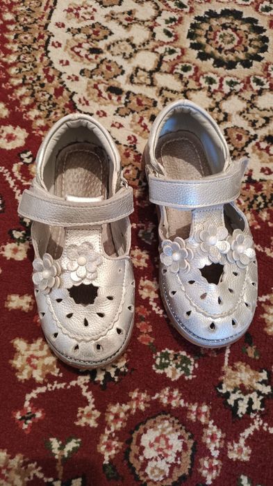 Сандалии для девочки